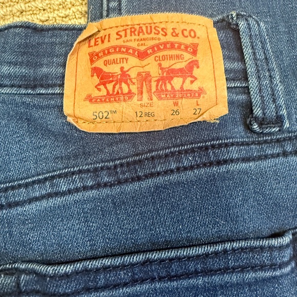 Lot of 4 Levi's Junior Size 12 Relaxed Jeans in Dark and Light Blue - Picture 5 of 13